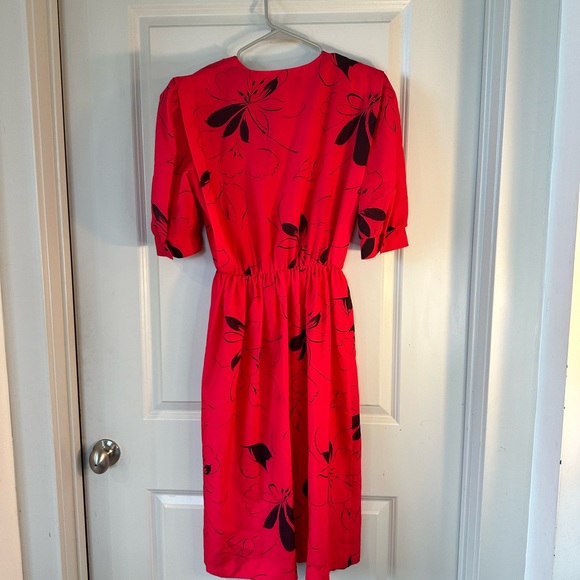 Vintage Sunshine Alley Puff Sleeve Red & Black MIDI Dress, size Medium - Picture 2 of 7